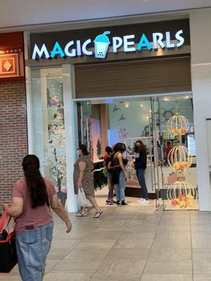 The Allure of Pearls: Florida Mall's Magical Experience